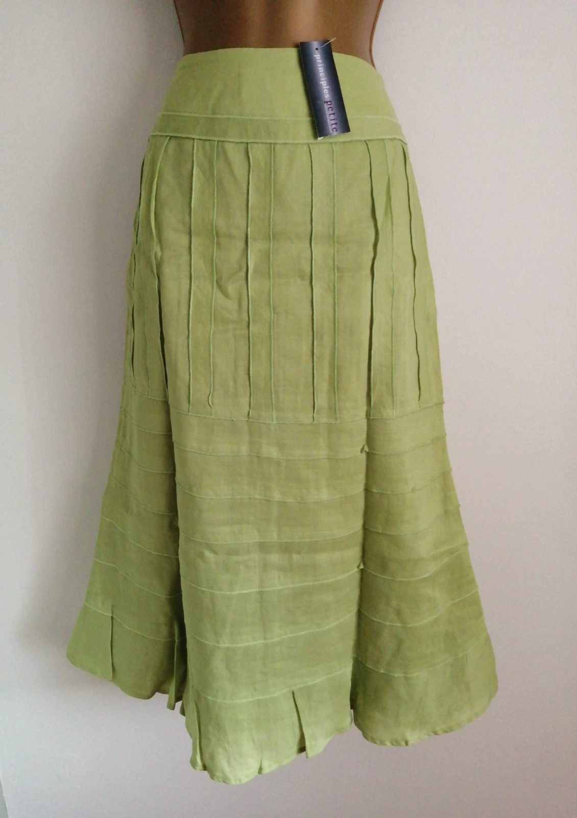Principles Skirt Size 8 Petite Green Linen fully lined BNWT measures below!