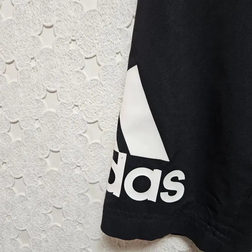 Adidas Women's 3/4 Length Shorts, Size 160, US 95-100 thumbnail 9