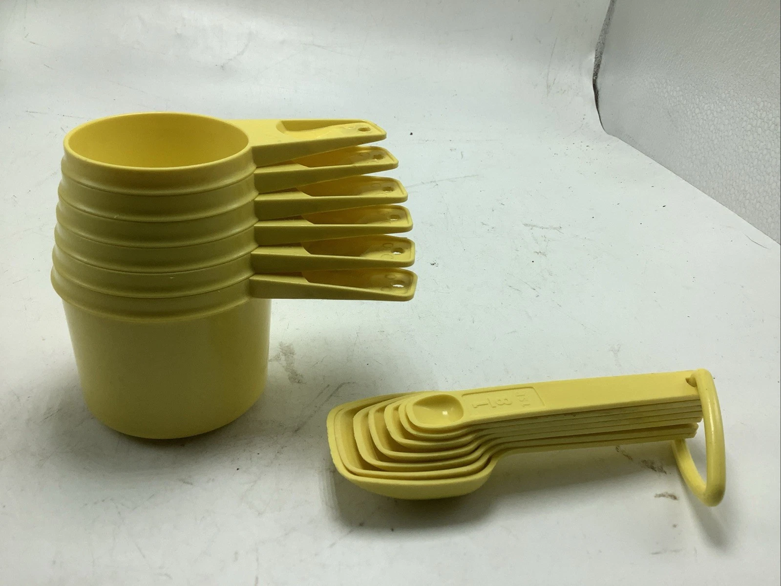 Vtg Tupperware Plastic Measuring Cups (6) Spoons (7) Set Nesting Great Condition
Opens in a new wind