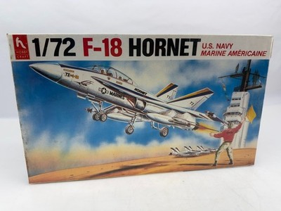 Hobby Craft F-18 F18 US Navy Marine Hornet 1/72 Scale Plastic Model Kit