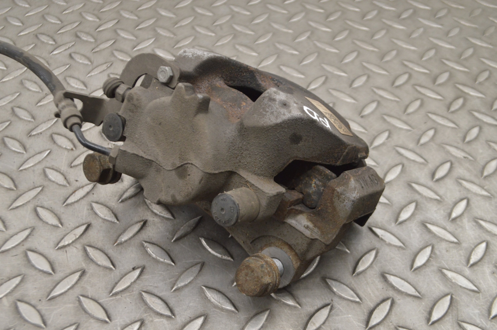 Audi A4 B9 2.0 TDI 2018 RHD Front Right Brake Caliper 8W06DH 15079280