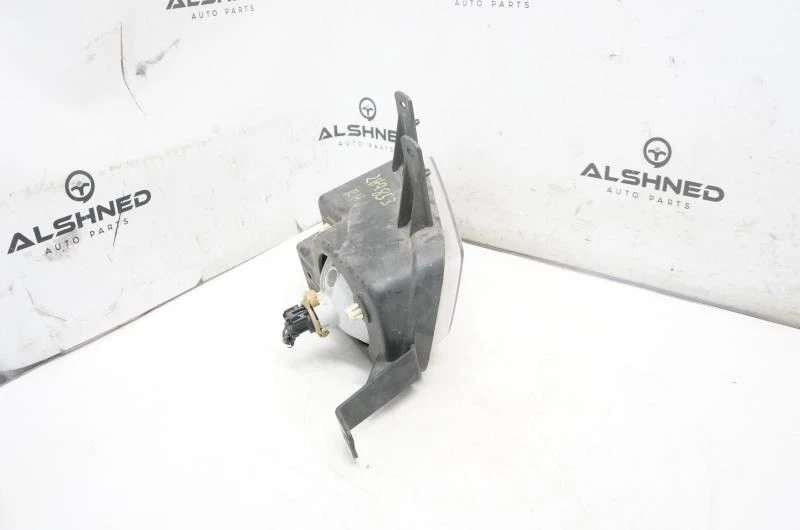 Luz antiniebla delantera izquierda conductor Chevrolet Tahoe 2007-2015 22872763 OEM Foto 2 de 4