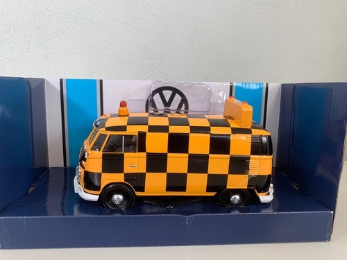 RARE MOTORMAX 1:24 VW T1 DELIVERY VAN AIRPORT RUNWAY - 79572 - Picture 4 of 11