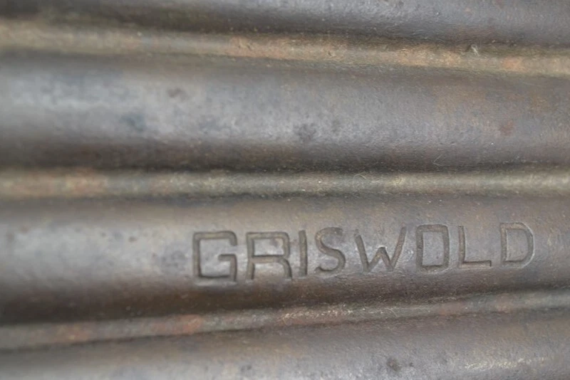 griswold/erie corn bread stick pan cast iron 954 A clean 13x7x1 antique - Image 3 of 4