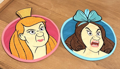 Disney Parks Cinderella Stepsisters Anastasia Drizella Pot Holders Set 2 NWOT