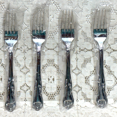 Oneida Mandolina Dinner Forks 8'' Ultra Premium 18/10 Stainless Glossy Nu Set 4