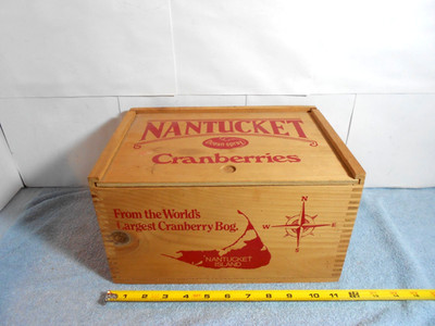 VINTAGE NANTUCKET OCEAN SPRAY CRANBERRIES CEDAR STORAGE BOX - 11x8x7 in  - L 479