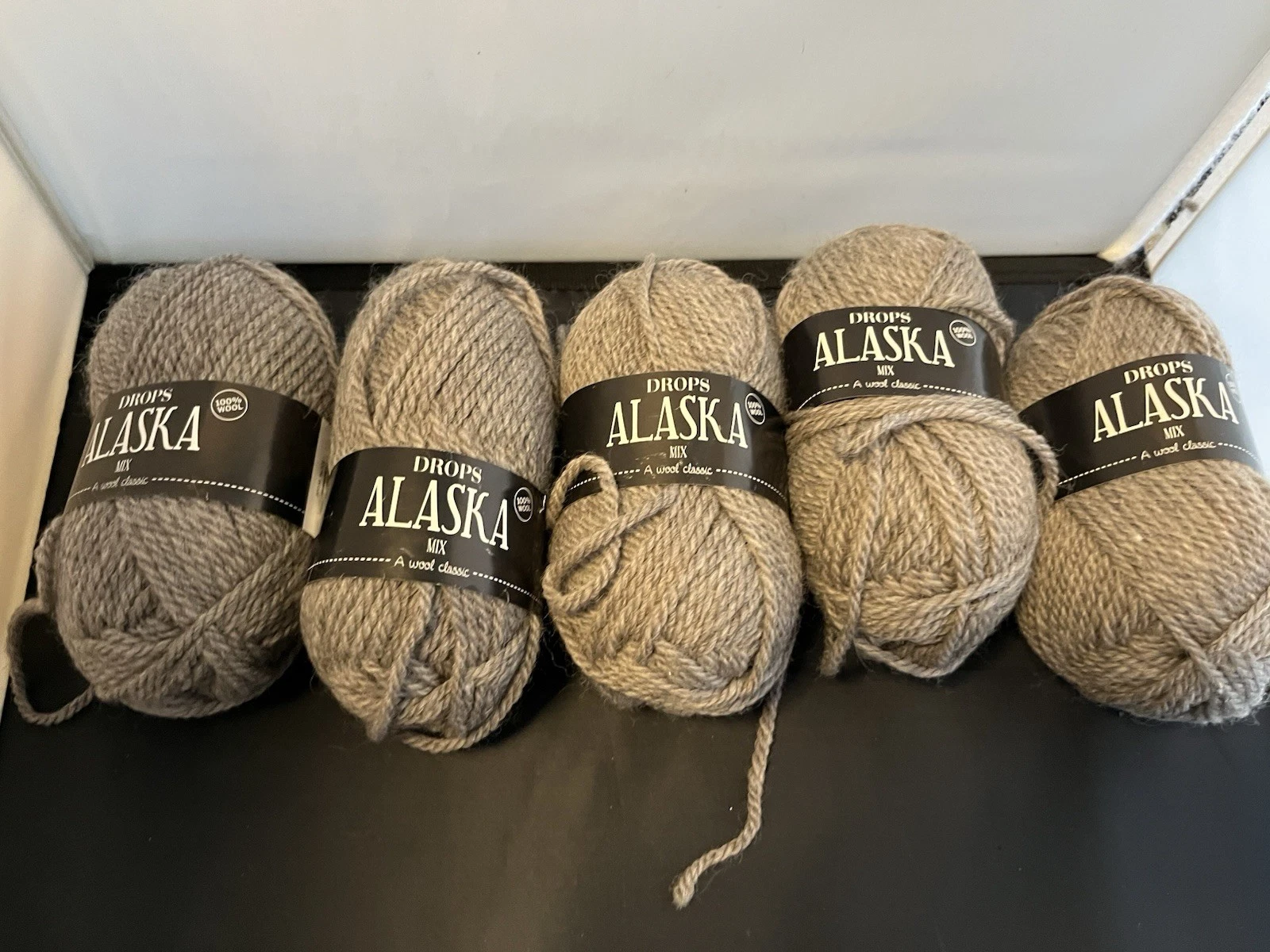 5 Balls Skeins Drops Alaska Yarn 100% Wool 50g 77 yards Medium Worsted Grey