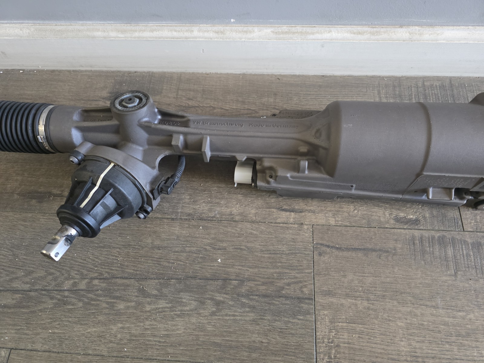 LAMBORGHINI URUS STEERING RACK AND PINION OEM 4M1423055AT
