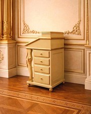 BEAU PETIT BUREAU SECRETAIRE COMMODE 16 TIROIRS BEIGE ET DORÉ À LA FEUILLE D'OR