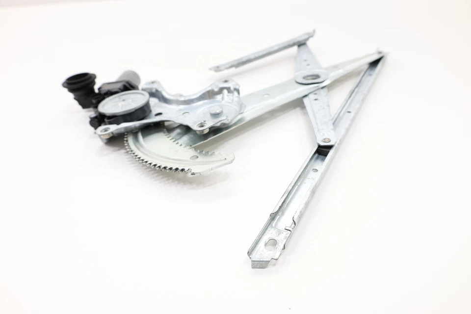 2016-2023 TOYOTA TACOMA FRONT RIGHT DOOR WINDOW REGULATOR & MOTOR OEM 8571004030 - Image 2 of 4