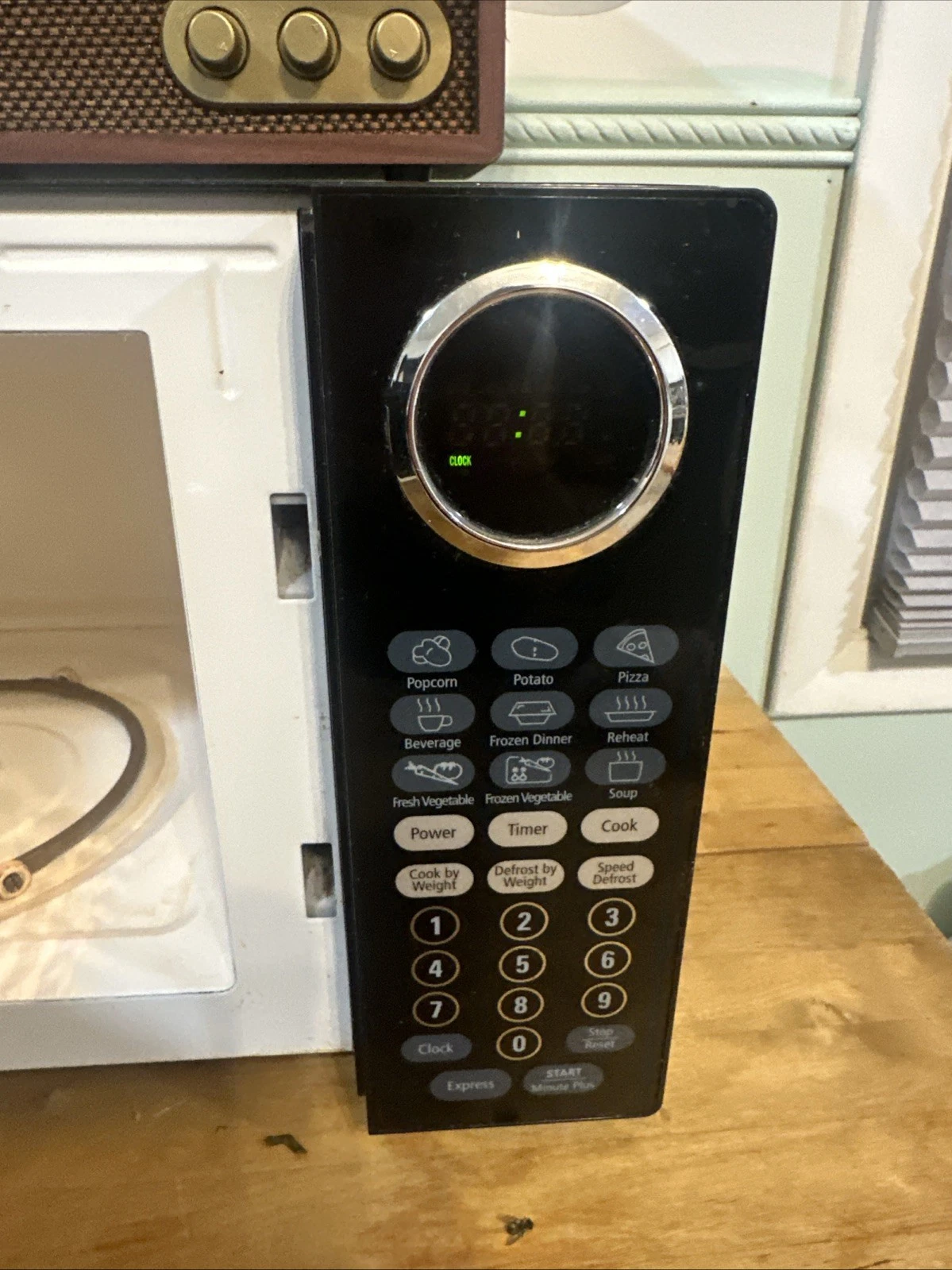 Sunbeam 900W Countertop Microwave
