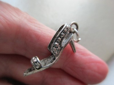 VINTAGE SILBERFARBEN HOHER ABSATZ SLINGBACK SCHUH SANDALE ANHÄNGER CHARM ANHÄNGER ARMBAND