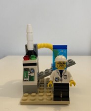 Lego Town 6452 Mini Rocket Launcher Lab