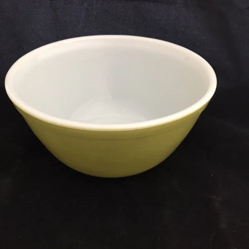 Vintage PYREX 402 Verde Avocado Green Nesting Bowl Made In USA 1 1/2 Qt.