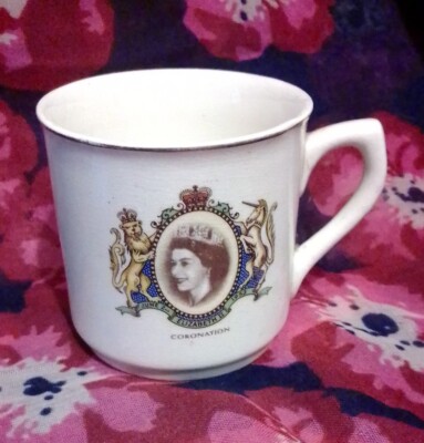 Vintage Queen Elizabeth II Krönung Tasse.        R3d*