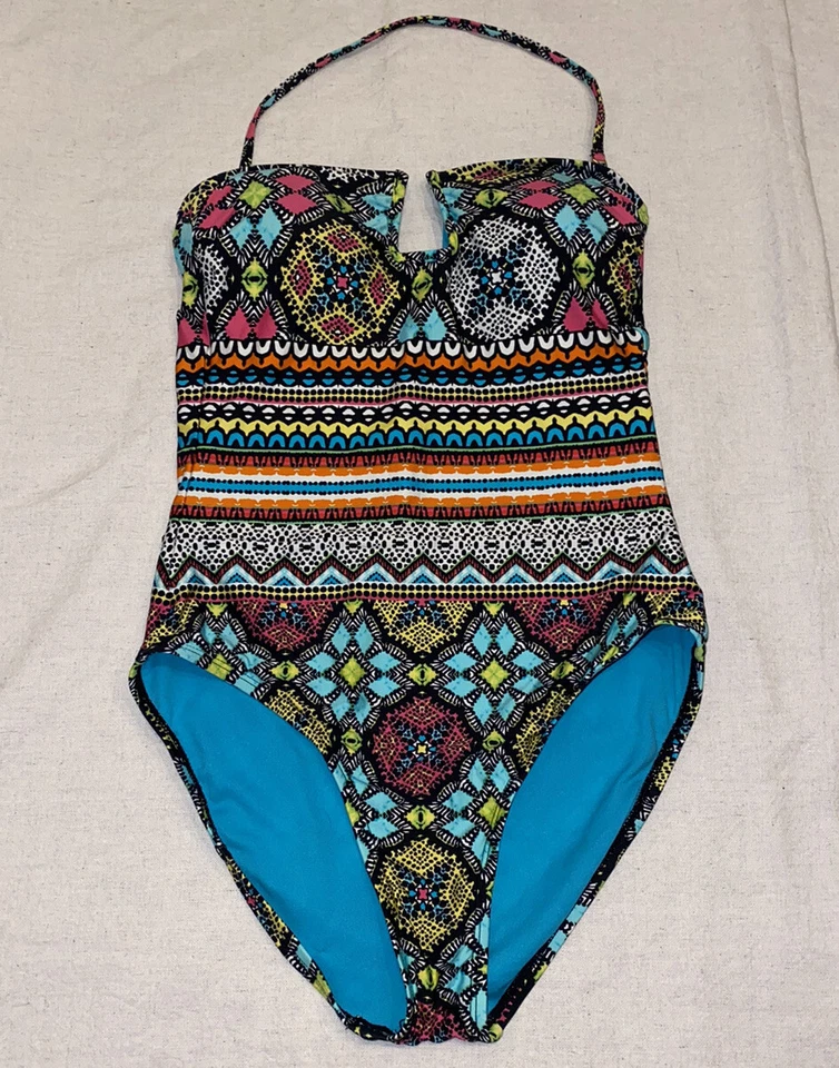 Traje de baño Kenneth Cole Reaction de una pieza con correa halter para mujer talla mediana Foto 2 de 4