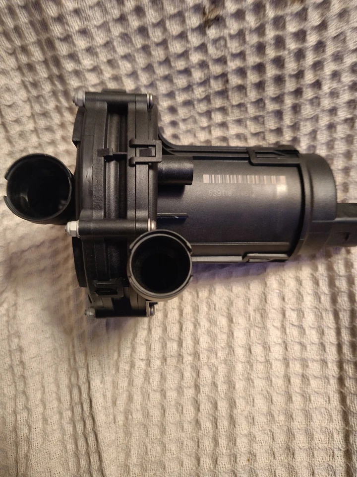 Bomba de aire secundaria para un Audi A6 Quattro 2001 2,7 L Turbo Foto 2 de 4