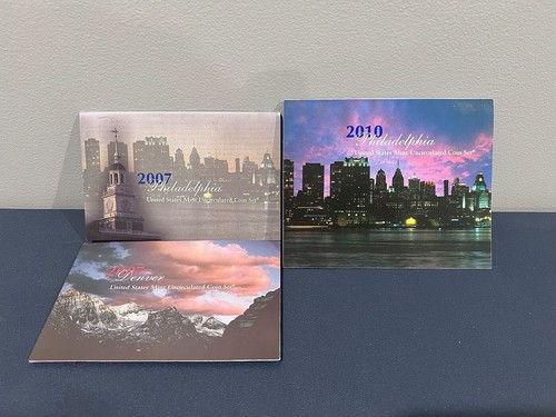 Lot of 3 United States Mint Uncirculated Coin Sets, 2007 P & D, 2010 P $20.73 - Picture 2 of 3