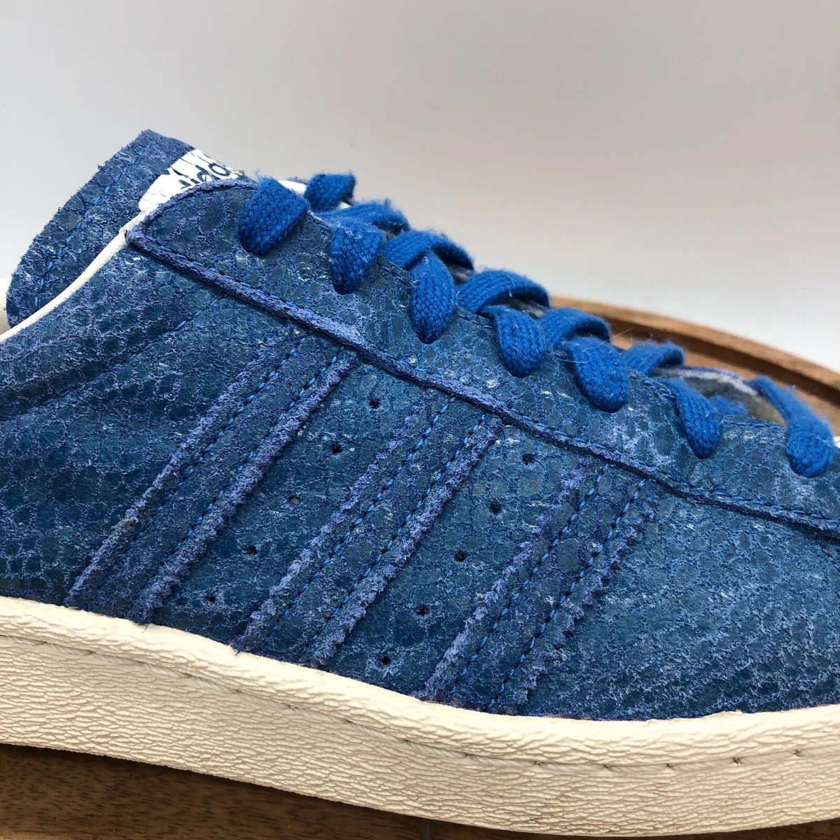 adidas la marque aux 3 bandes スニーカー23.5