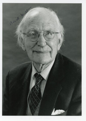 Nevill Mott (Nobel Prize Physics 1977) Hand Autographed Signed Photograph