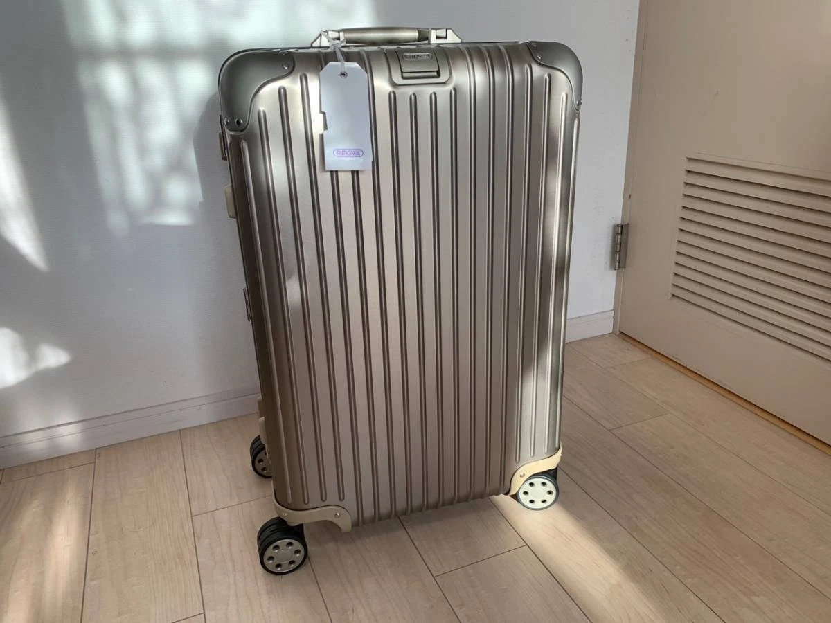 Rimowa topas 64l hotsell