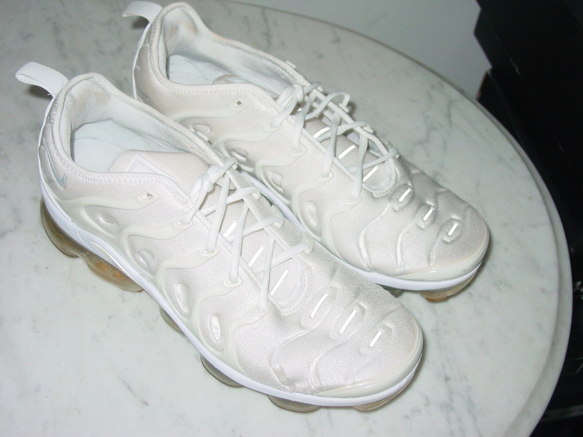 nike vapormax plus men's white