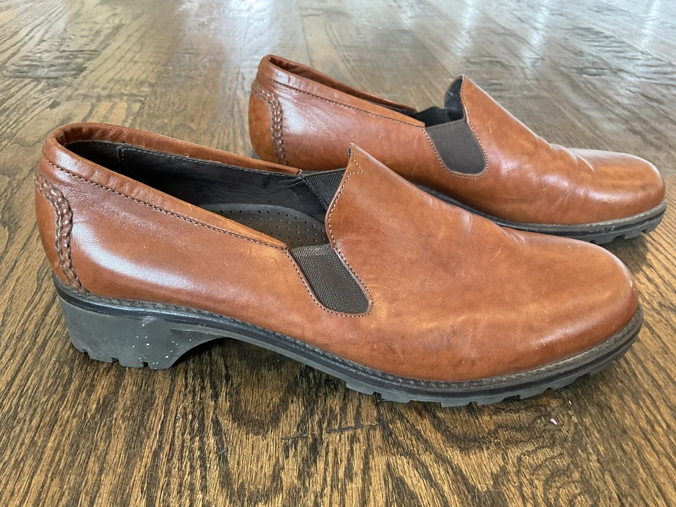 Zapatos mocasines sin cordones COLE HAAN Country de cuero marrón 011139 para mujer talla 9B de EE. UU. Foto 4 de 4