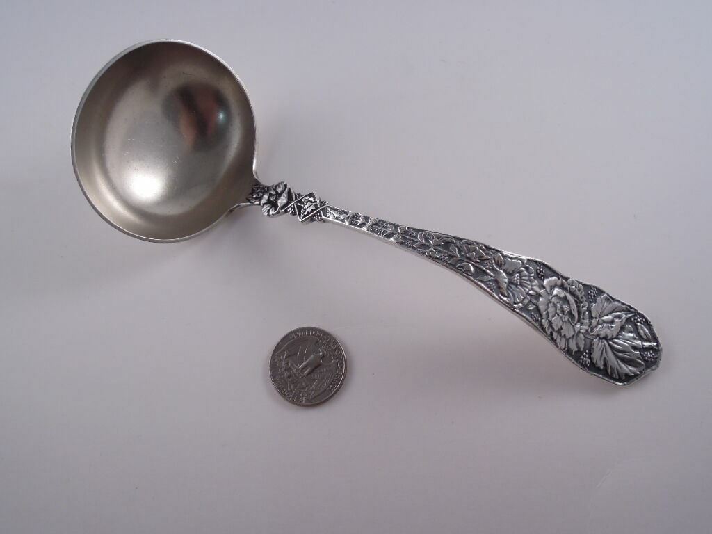 DURGIN BOUQUET STERLING SILVER GRAVY LADLE RARE BEAUTIFUL FLORAL EMMA