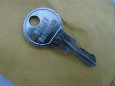 Harley Davidson Key 71583-85A #32 Touring FLT FXR Sportster Softail Dyna ?