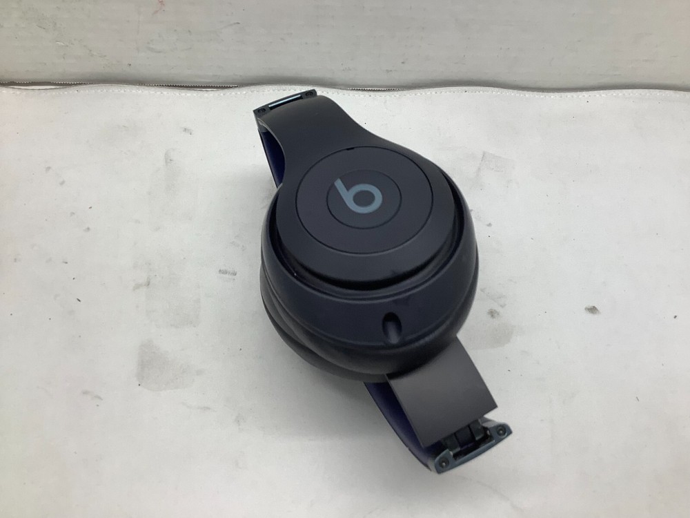 Beats Studio Pro Wireless Over-Ear Headphones in Navy Blue MQTQ3LL/A