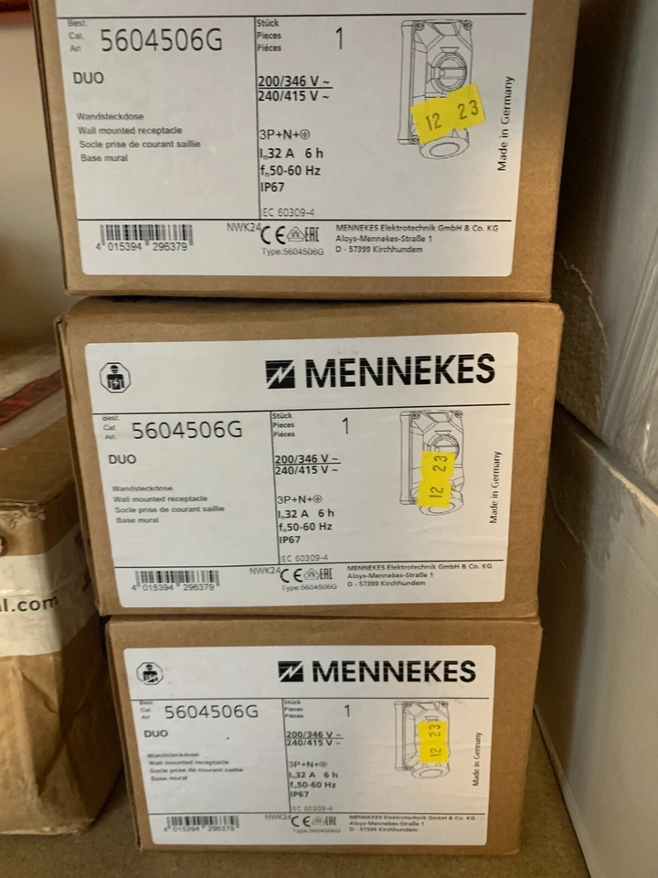 MENNEKES 32A RED INTERLOCKED WALL MOUNTED SOCKET, IP67, 5P, 400V, 6H 5604506G - Image 2 of 2