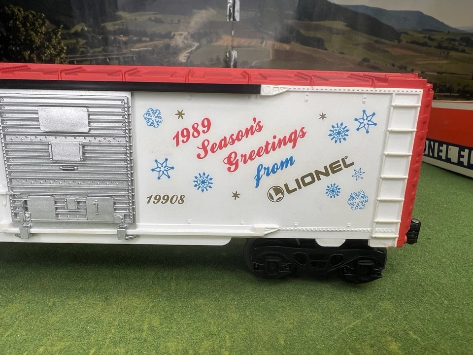 LIONEL 6-19908 CHRISTMAS BOX CAR 1989 SEASONS GREATINGS NEW IN BOX - Image 3 of 4