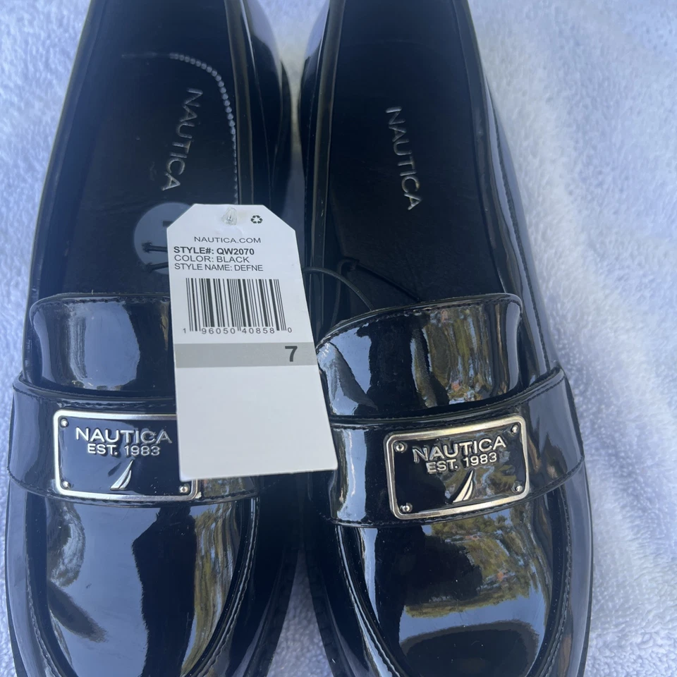 Mocasines de tacón sin cordones Nautica Preppy zapatos de charol negro Y2K clásicos talla 7 Foto 2 de 4