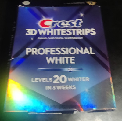 Crest 3D White Level 20 Professional Teeth Whitening Strips 20 Treatments 2028