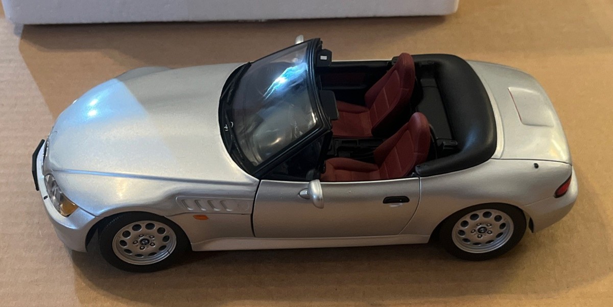 1/18 BMW Z3 Roadster Dealer Special Edition Miniature Car Silver