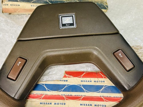 1979-1983 Datsun 280zx Japan spec OEM Steering Wheel Brown Silver Horn Button - Picture 2 of 7
