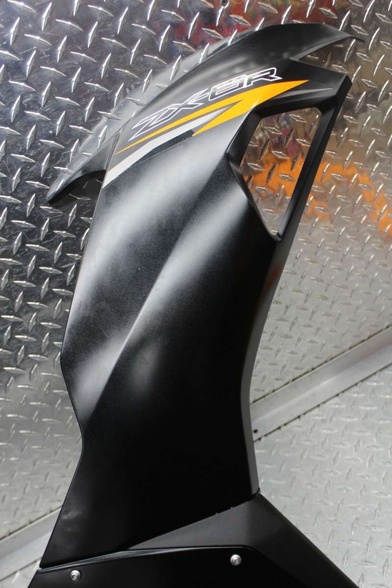2020 KAWASAKI ZX636G RIGHT SIDE FAIRING W/ RIGHT TAIL 2020 KAWASAKI ZX636G RIGHT SIDE FAIRING W/ RIGHT TAIL