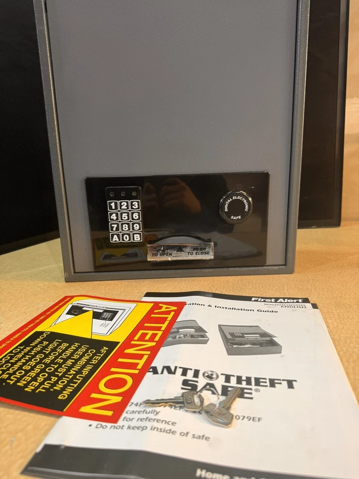 First Alert Digital Electronic Safe MFAS2074F - Bild 2 von 4