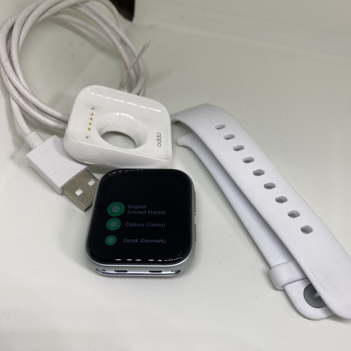 OPPO Watch 41mm Aluminium Case in White, Rubber Band in White,