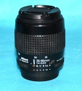 NIKON A/F NIKKOR 35-80MM F4-5.6 D ZOOM LENS WITH FRONT AND REAR CAPS (M).