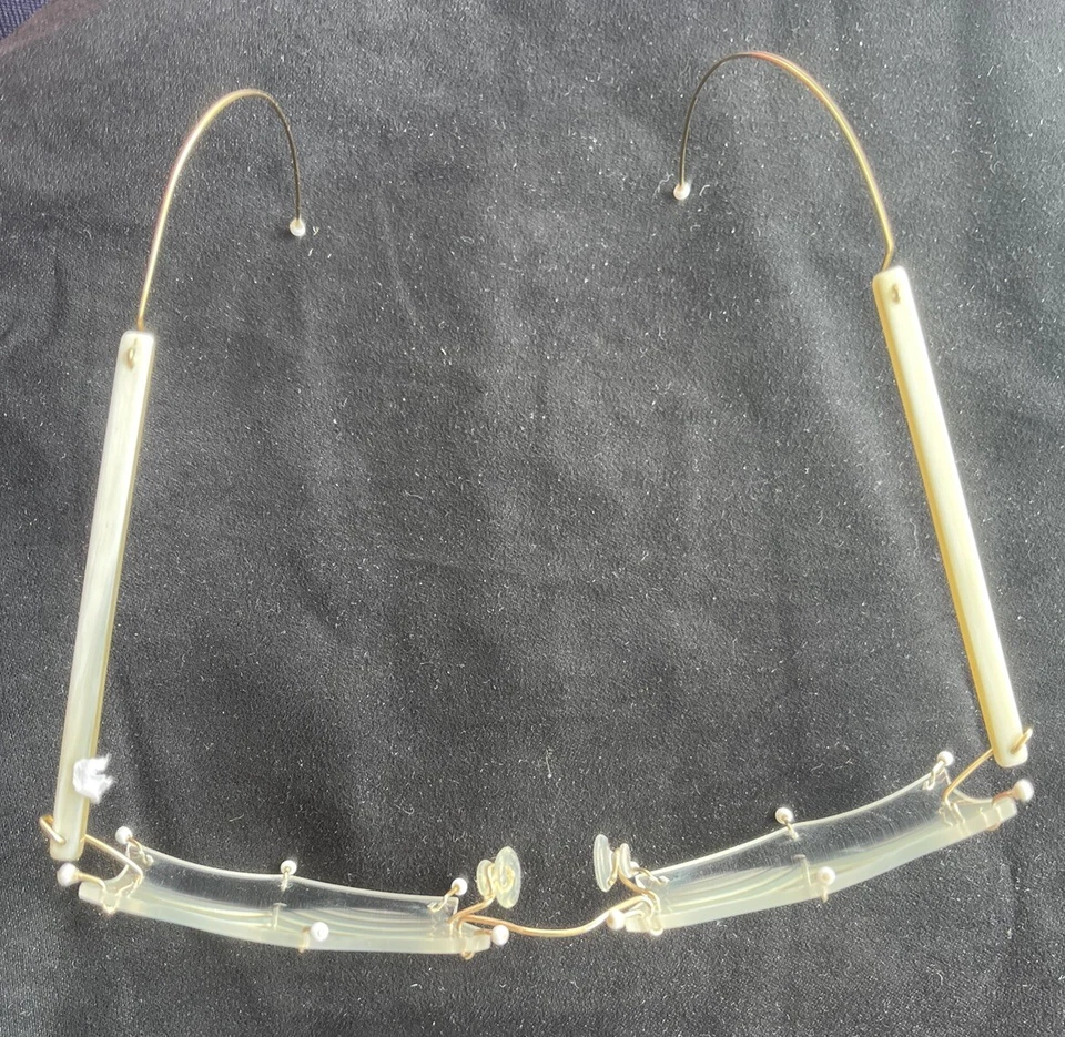 Murano Bead Italy Micromega Eyeglasses Queen Elizabeth Collector Eyeglass Frames - Image 3 of 4