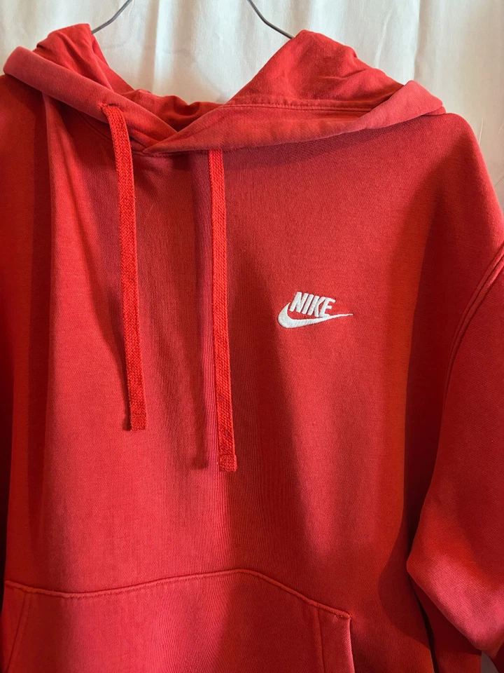 NIKE sweat rouge capuche taille M - Photo 2/4