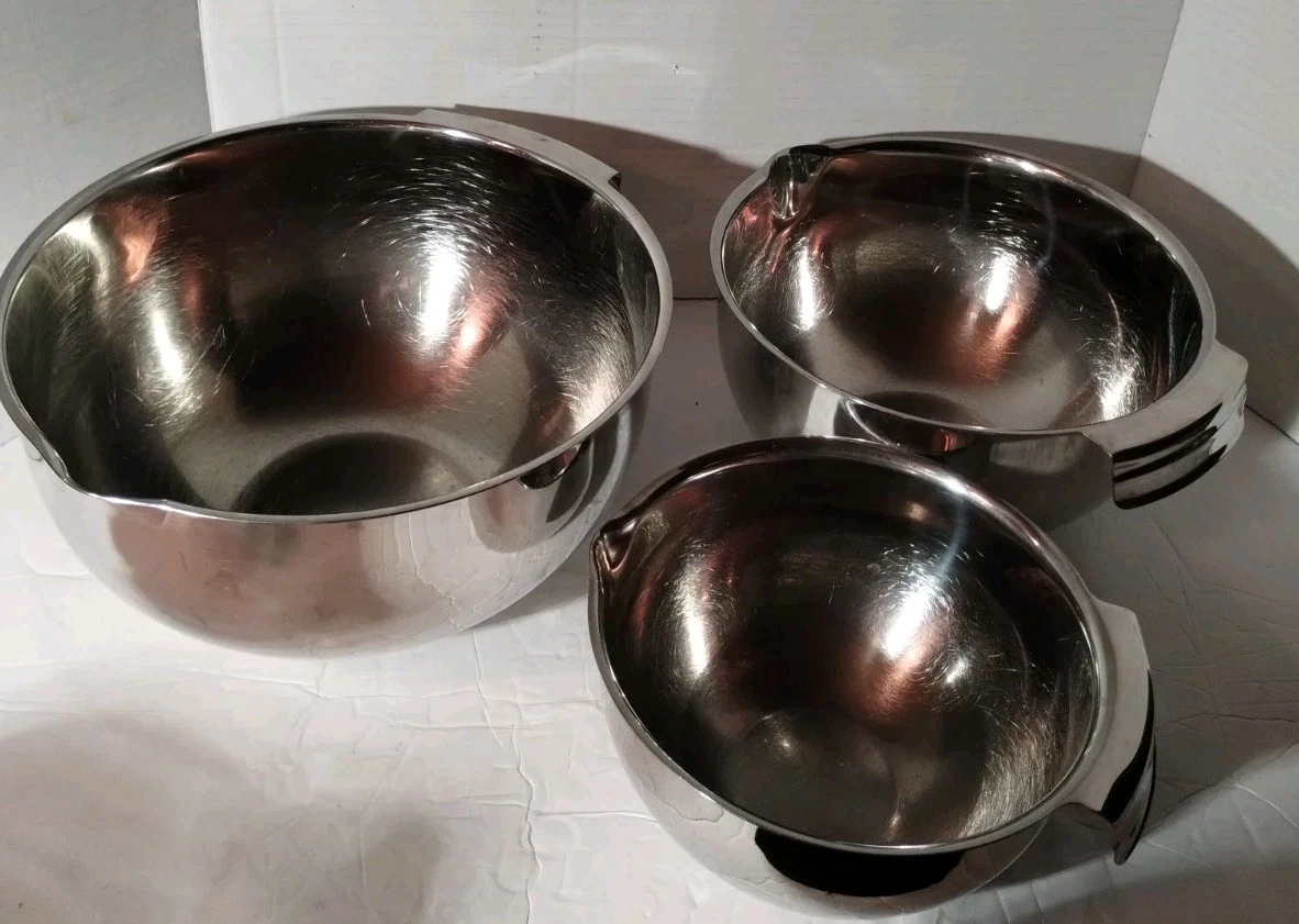 VTG CRATE& Barrel Stainless Steel Mixing Bowls With Pour Spouts& Handles Nesting
Opens in a new wind