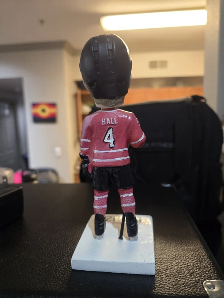 TAYLOR HALL TEAM CANADA BOBBLEHEAD Edmonton Oil Kings Oilers Devils Coyotes Foto 3 de 4