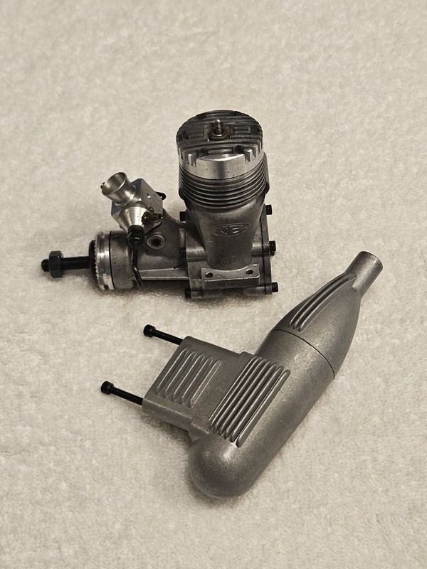 KB .40 RC 2 STROKE GLOW NITRO AIRPLANE ENGINE WITH MUFFLER VERY NICE CONDITION 