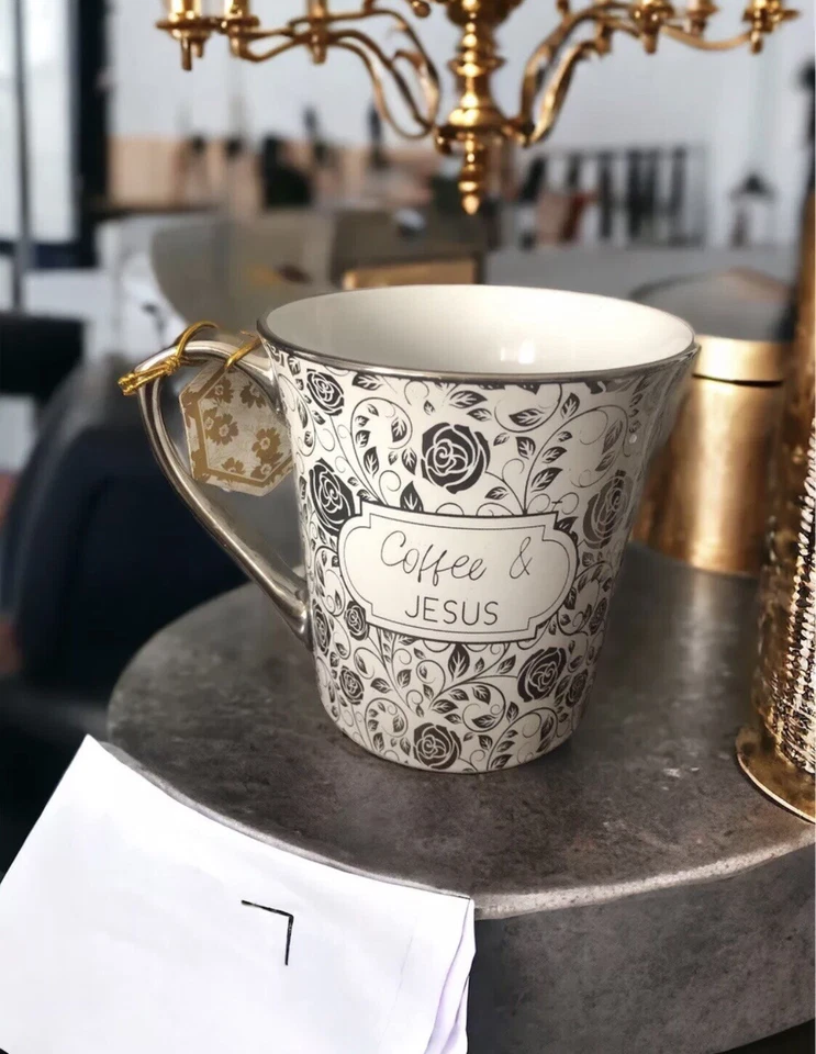 10 canecas brancas de porcelana Strawberry Street Jesus e café com prata - Imagem 2 de 4