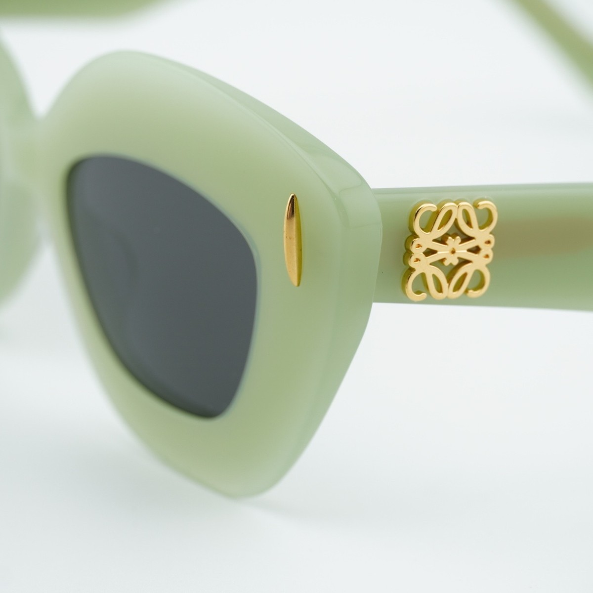 New Loewe LW40127I 95A Milky Green/Grey 48-18-140 Sunglasses 