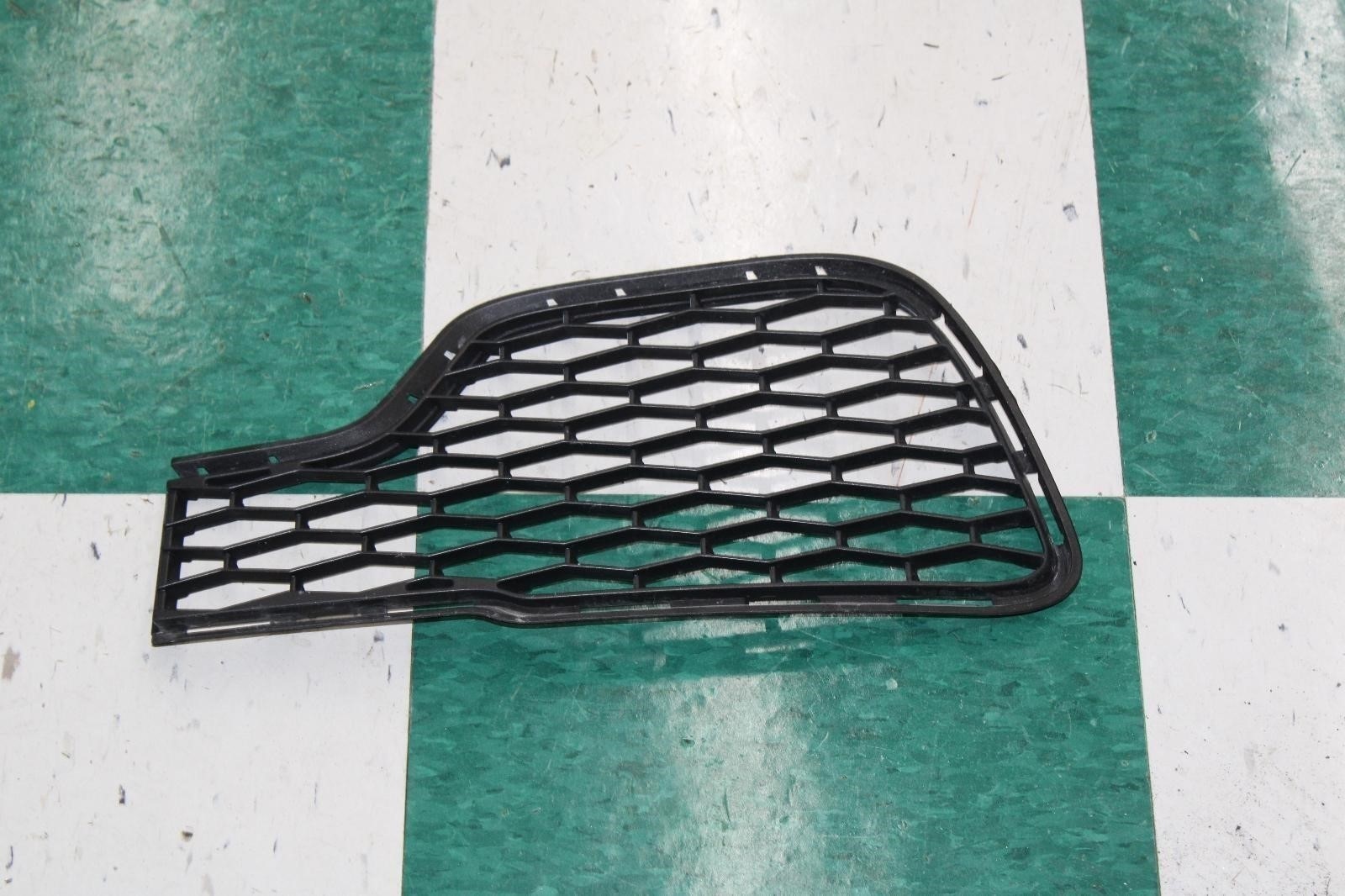 14-17 GHIBLI Driver LH Left Lower Bumper Grille Insert Grill OE Factory Original