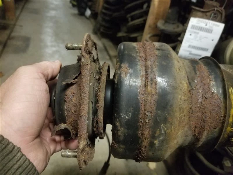 PUNTAL CONDUCTOR DELANTERO 4 PUERTAS 4X4 CON SUSPENSIÓN NEUMÁTICA SE ADAPTA A SUBARU PASS. 9883874 Foto 4 de 4